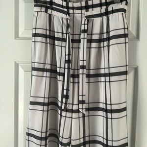 Black and white paperbag pants ready for work or play!